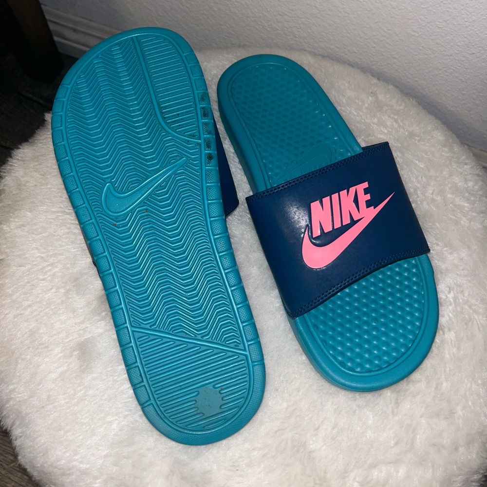 Women’s Nike slides Size: 8 Color: Blue/Teal Pink